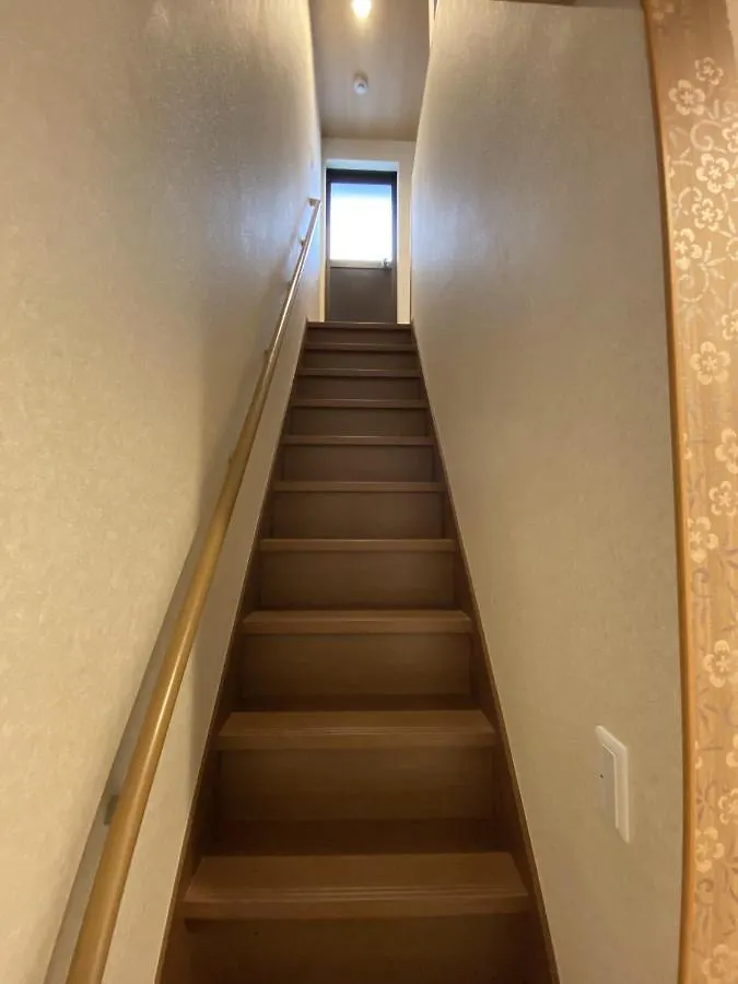 Wutong-40 Minutes Direct To Kansai Airport And 5 Minute Walk To Jr Or Subway Or Nankai Line And 1 Minute To Tsutenkaku The Landmark Of Osaka And Many Japanese Bistros Nearby
