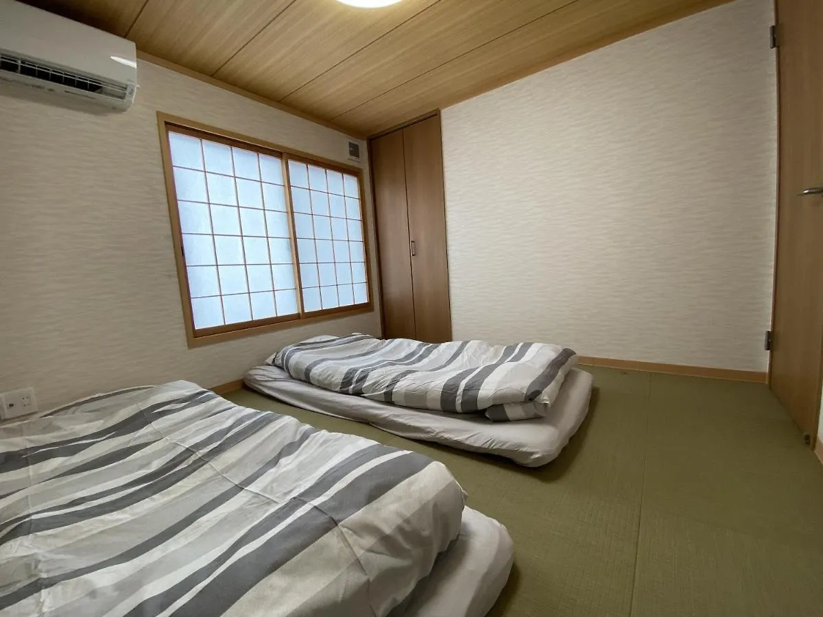 Wutong-40 Minutes Direct To Kansai Airport And 5 Minute Walk To Jr Or Subway Or Nankai Line And 1 Minute To Tsutenkaku The Landmark Of Osaka And Many Japanese Bistros Nearby Japán